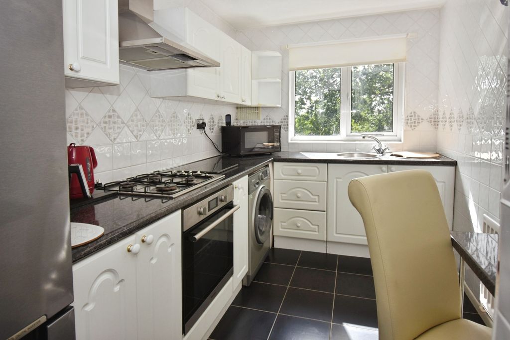 Property photo 3 of 10 Pbox-Img.Jpg