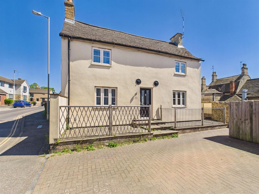Property photo 1 of 14 East Street, Stamford
