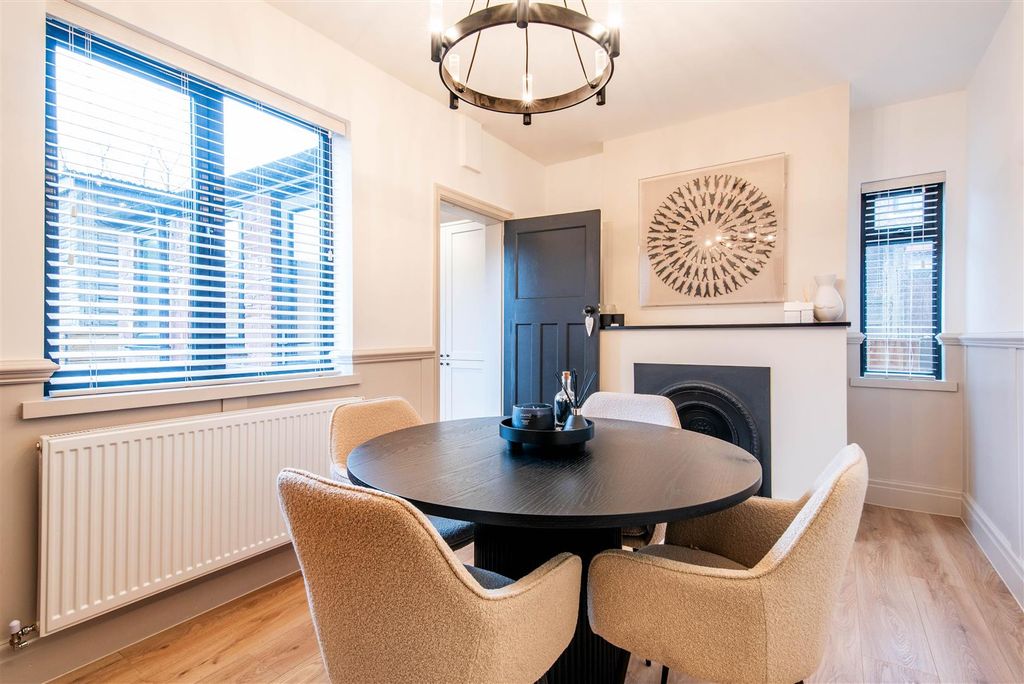 Property photo 3 of 25 Dining Room