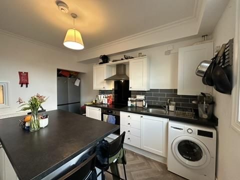 Property photo 2 of 10 8F780EE2-Aadc-4D0C-Addc-76A5A54136B9_4_5005_c.Jpeg