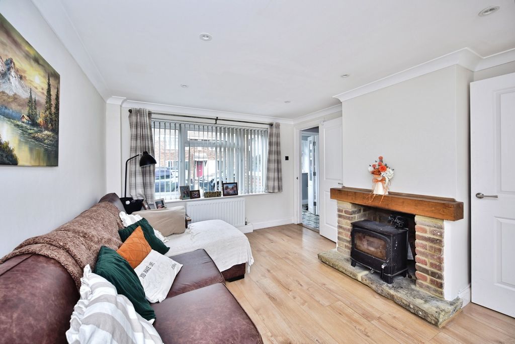 Property photo 2 of 20 Pbox-Img.Jpg