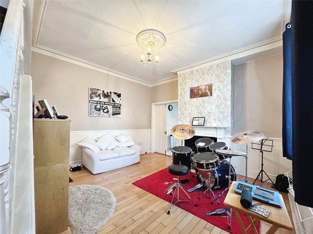 Property photo 2 of 10 Living Room