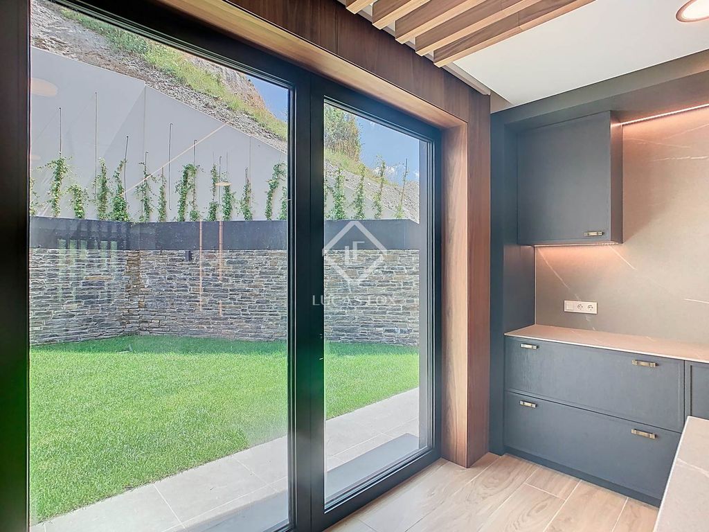 Property photo 2 of 50