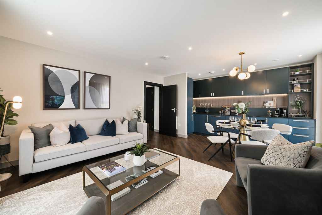 Property photo 2 of 17