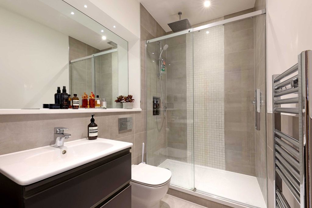 Additional image 12 of 2 bed flat for saleStation Road, Beaconsfield, Buckinghamshire HP9