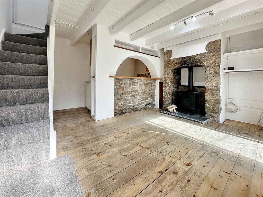 Property photo 2 of 21 Living Room