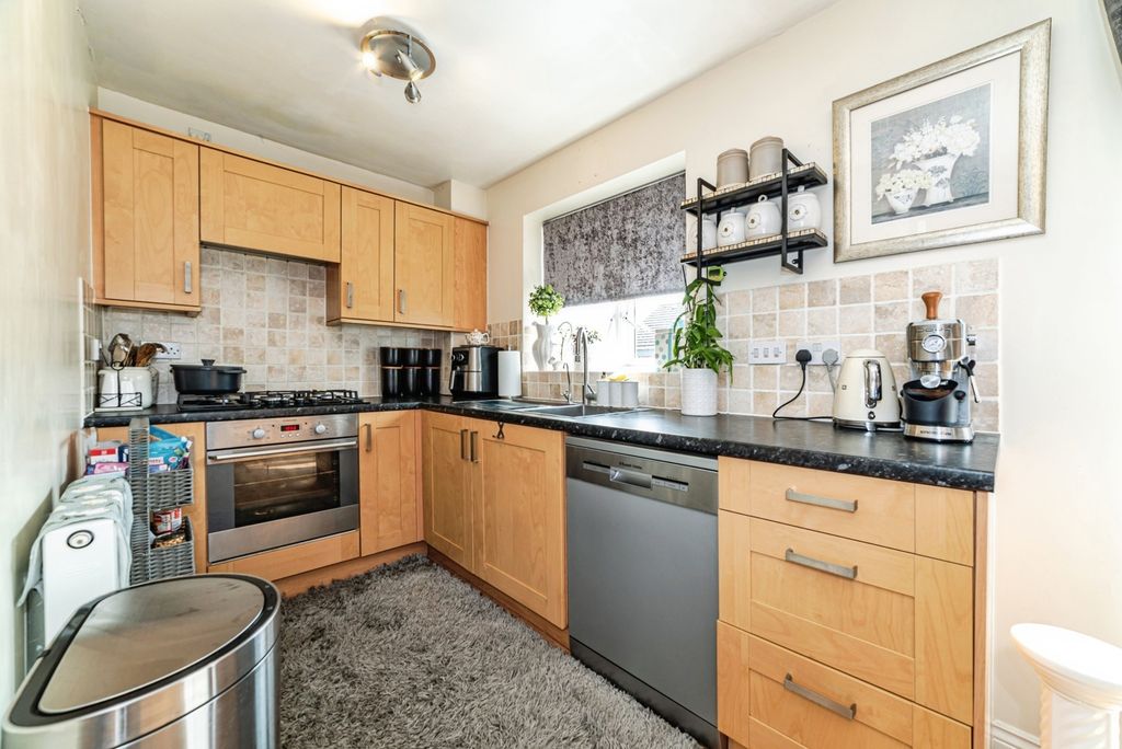 Property photo 3 of 16 Pbox-Img.Jpg