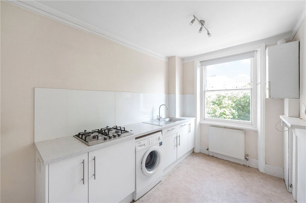 Property photo 3 of 12 Kitchen