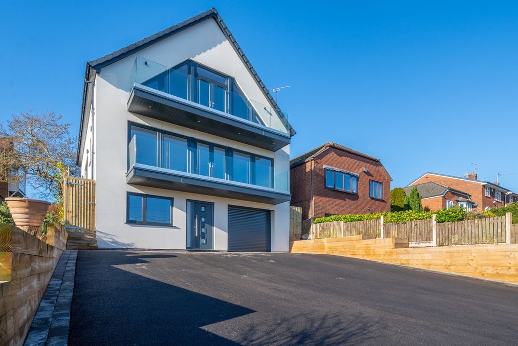 Property photo 2 of 48