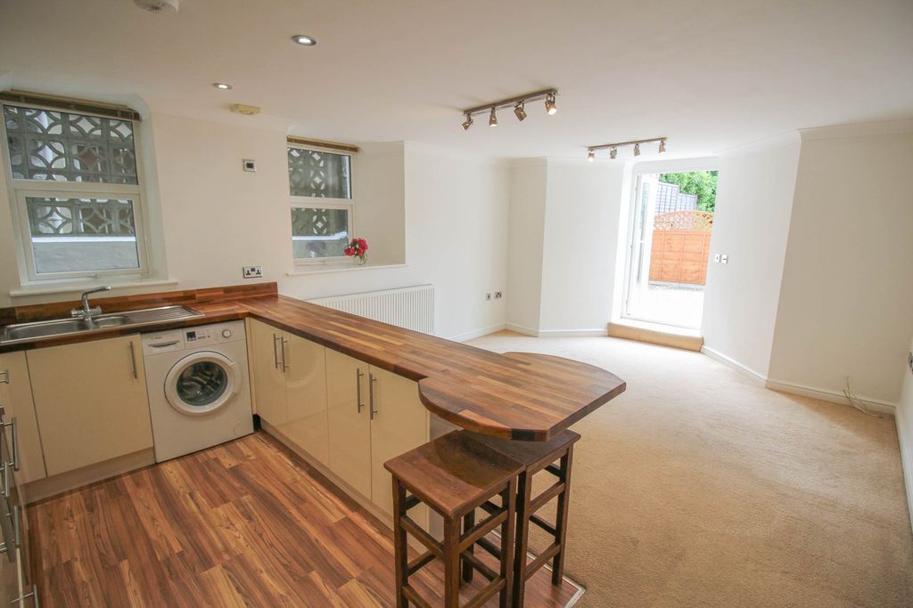 Property photo 3 of 18