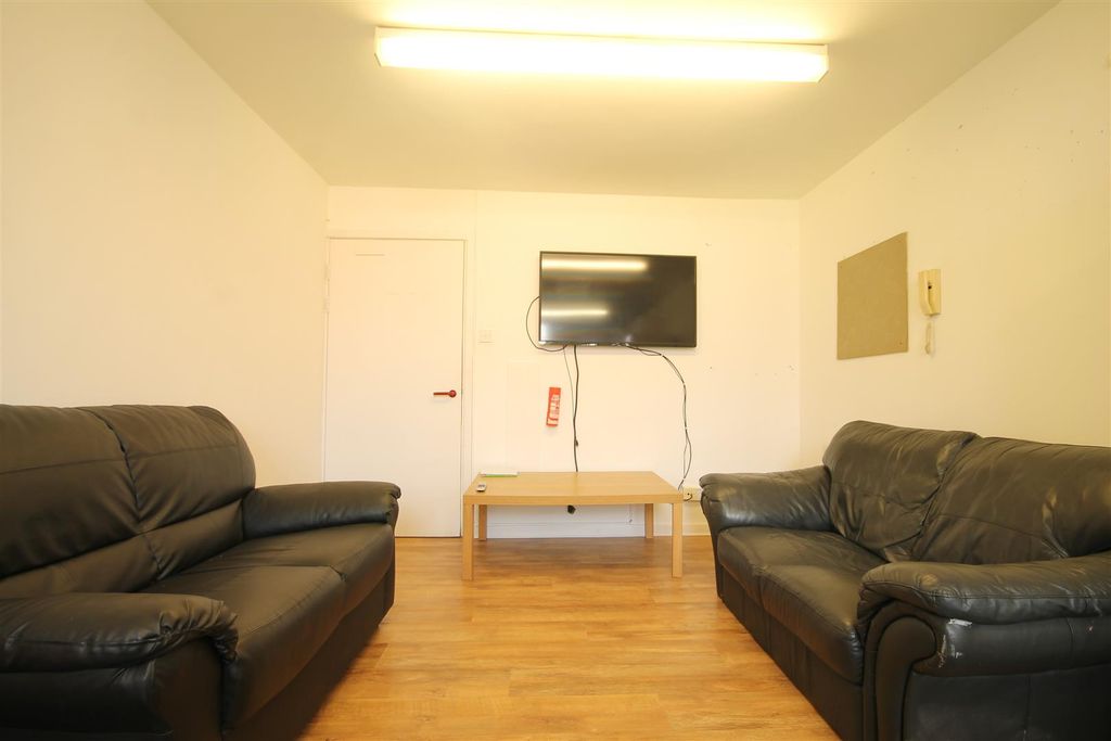 Property photo 1 of 10 1823.Jpg