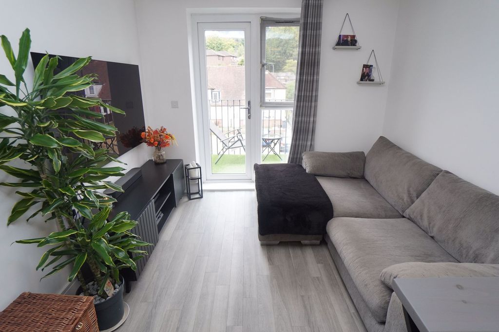 Property photo 2 of 10 Photo 4