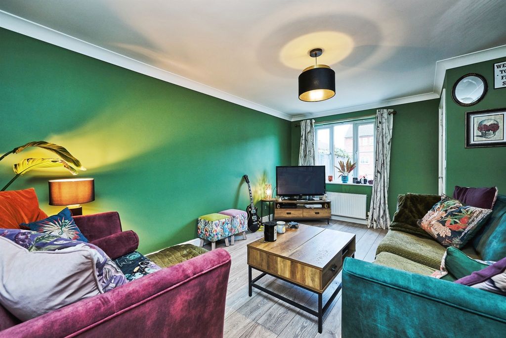 Property photo 2 of 11