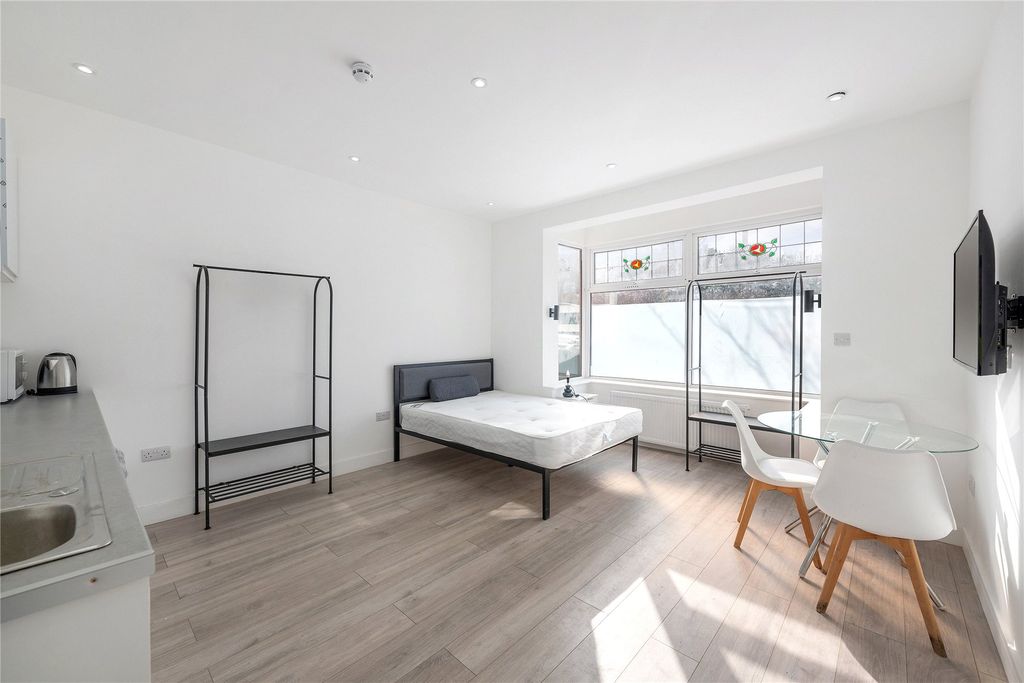 Property photo 2 of 20 Picture No. 04