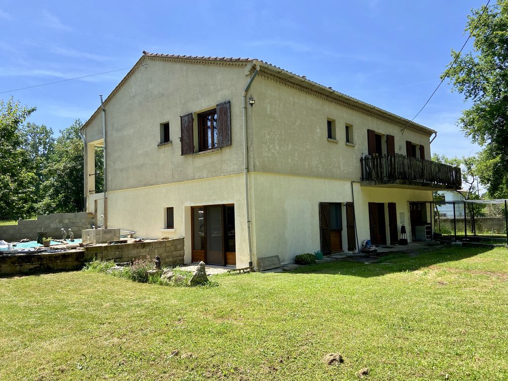 Property photo 2 of 24