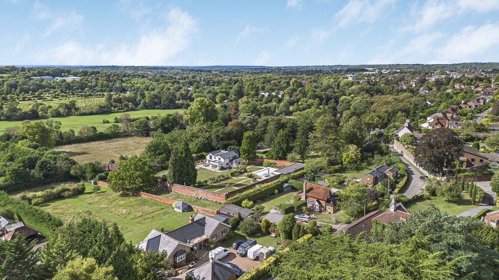 Property photo 3 of 31