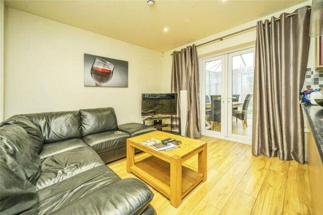 Property photo 3 of 12 Lounge