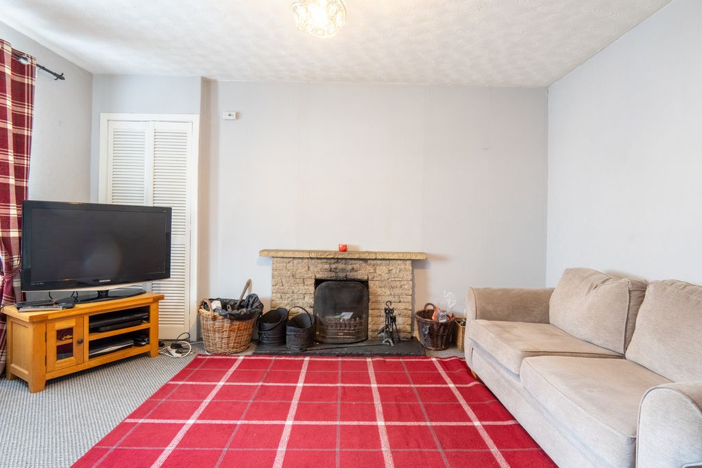 Property photo 3 of 23