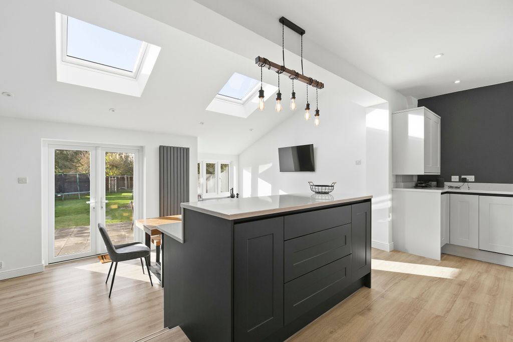 Property photo 2 of 19