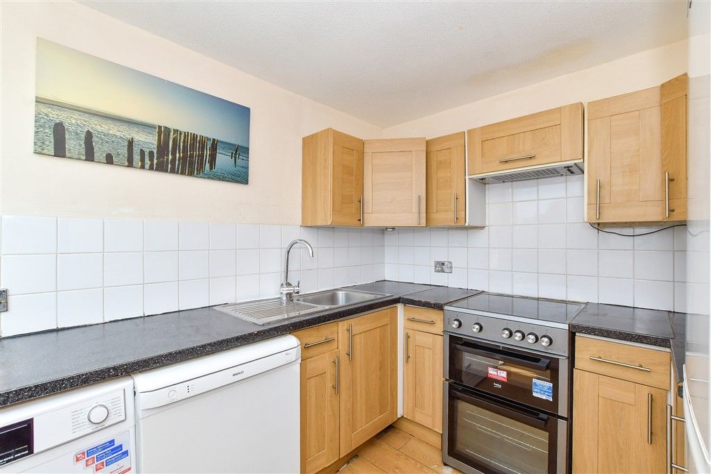 Property photo 2 of 10 Kitchen