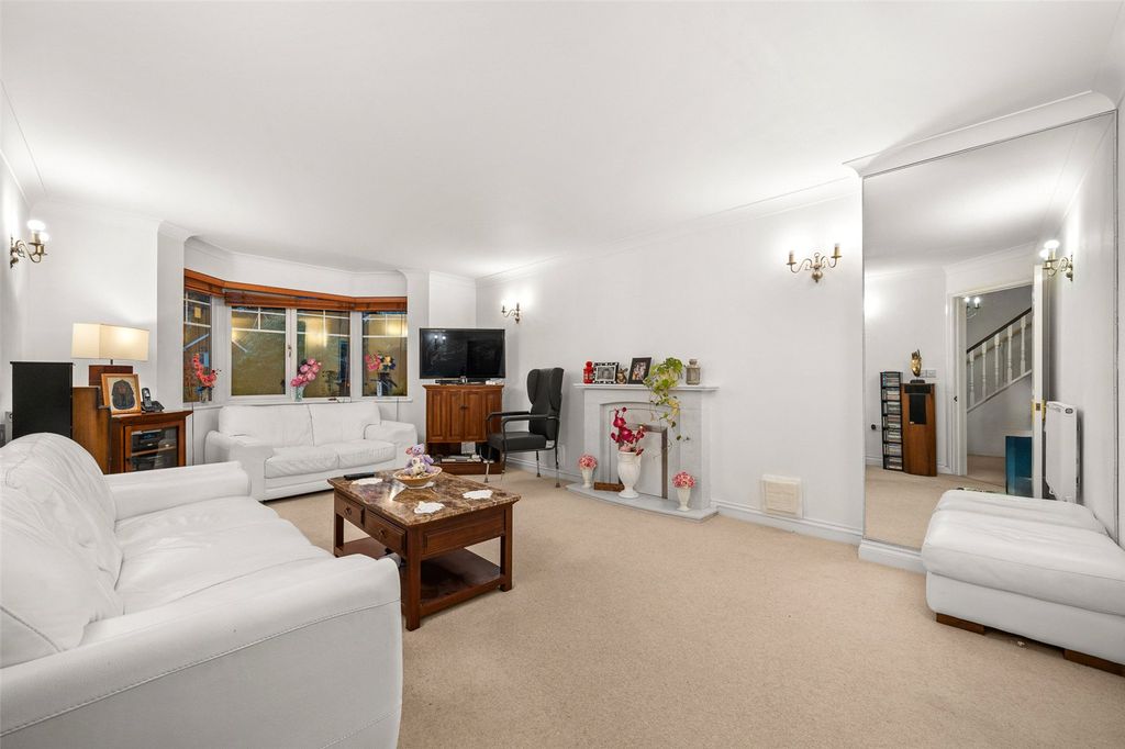 Property photo 2 of 19 Picture No. 09