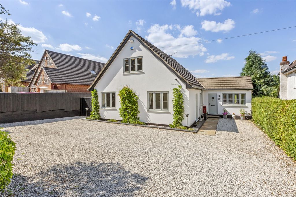 Property photo 1 of 23 42 Brimmers Hill, Hp15 6Np-23.Jpg