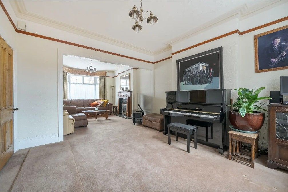 Property photo 2 of 13