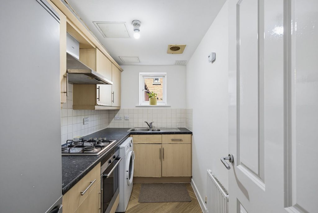 Property photo 2 of 29