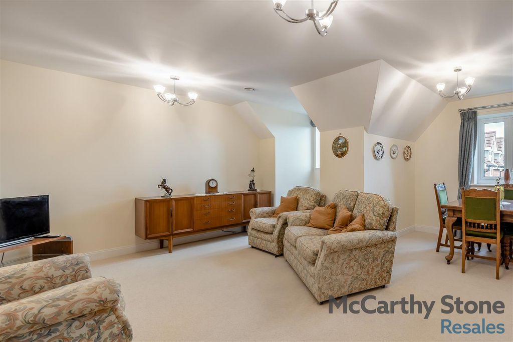 Property photo 3 of 47 8672984-Interior07.Jpg