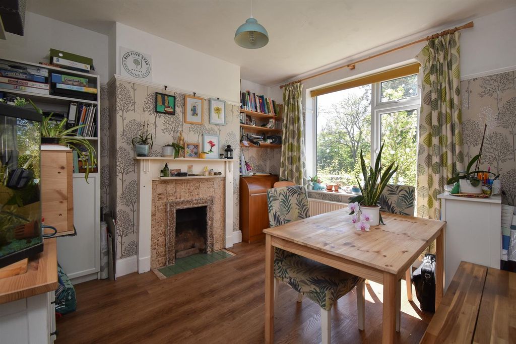Property photo 3 of 21 Dining Room