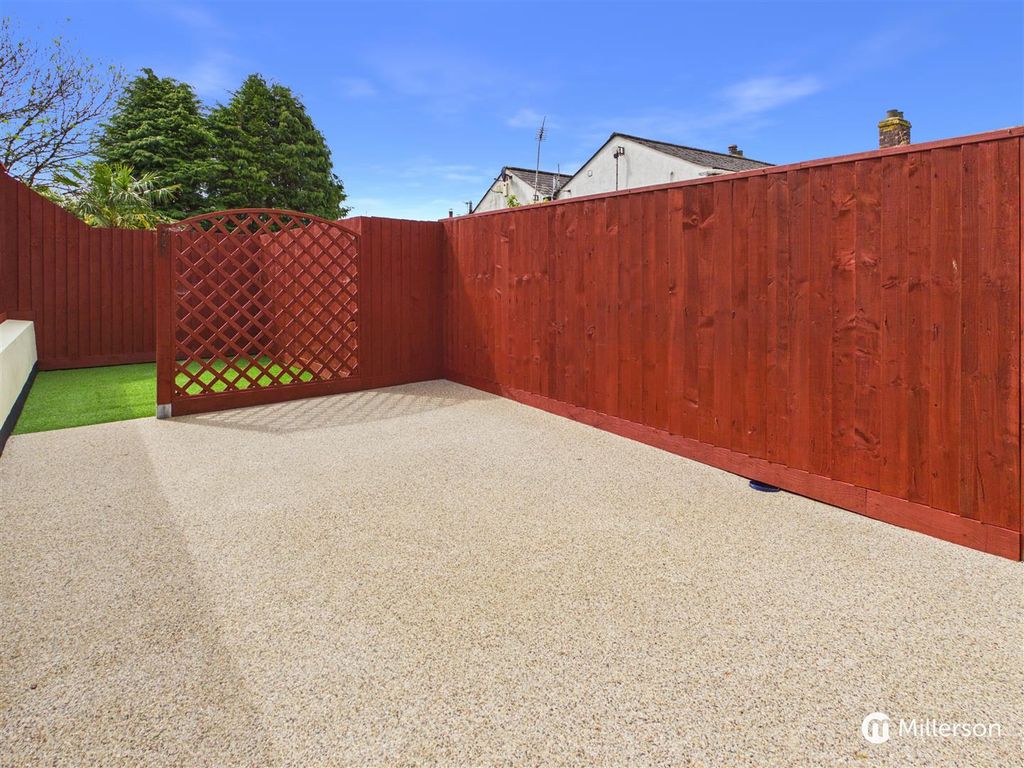 Property photo 2 of 17 3A8Fc067Bee846629A67Aa3Bd3F189B3_100_Cam05092G0-Pr