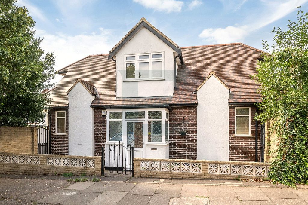 Property photo 1 of 18 Picture No. 03