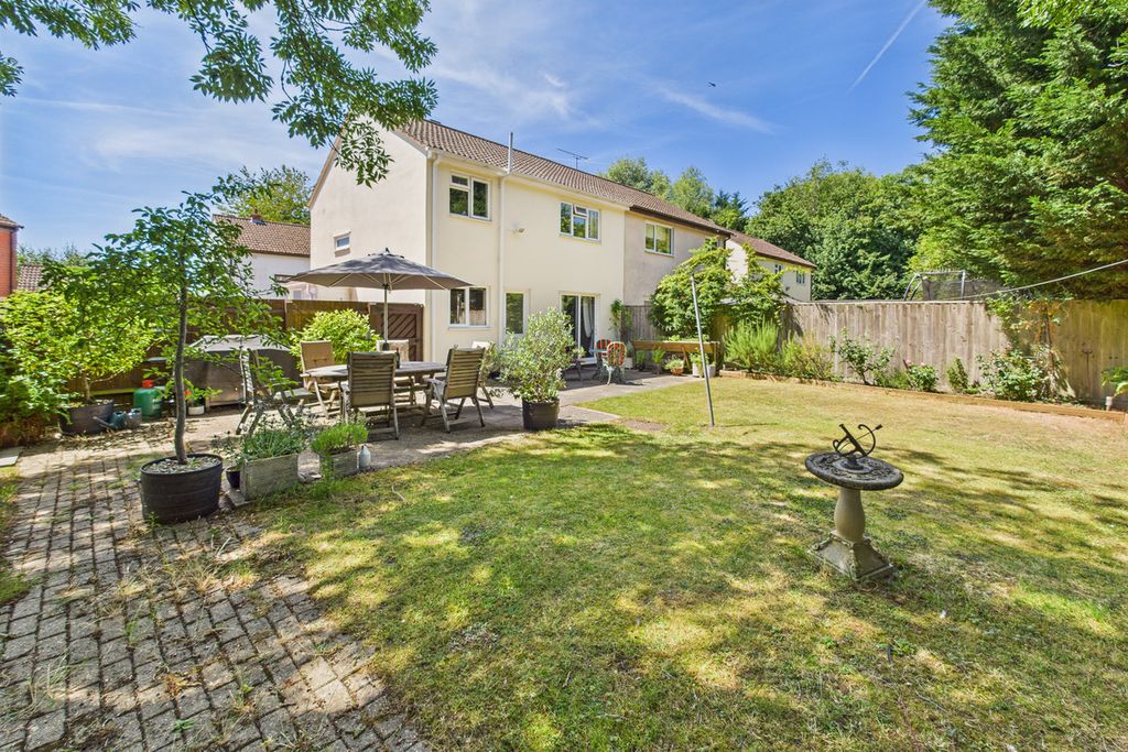 Property photo 2 of 26