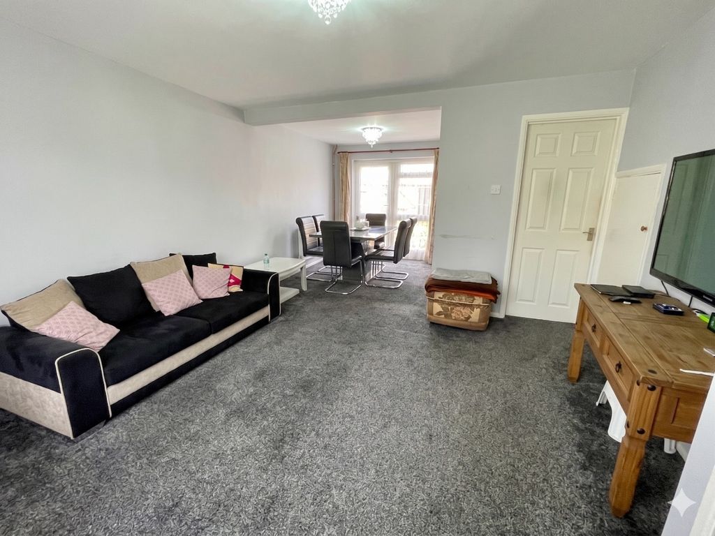Property photo 3 of 14 5101582