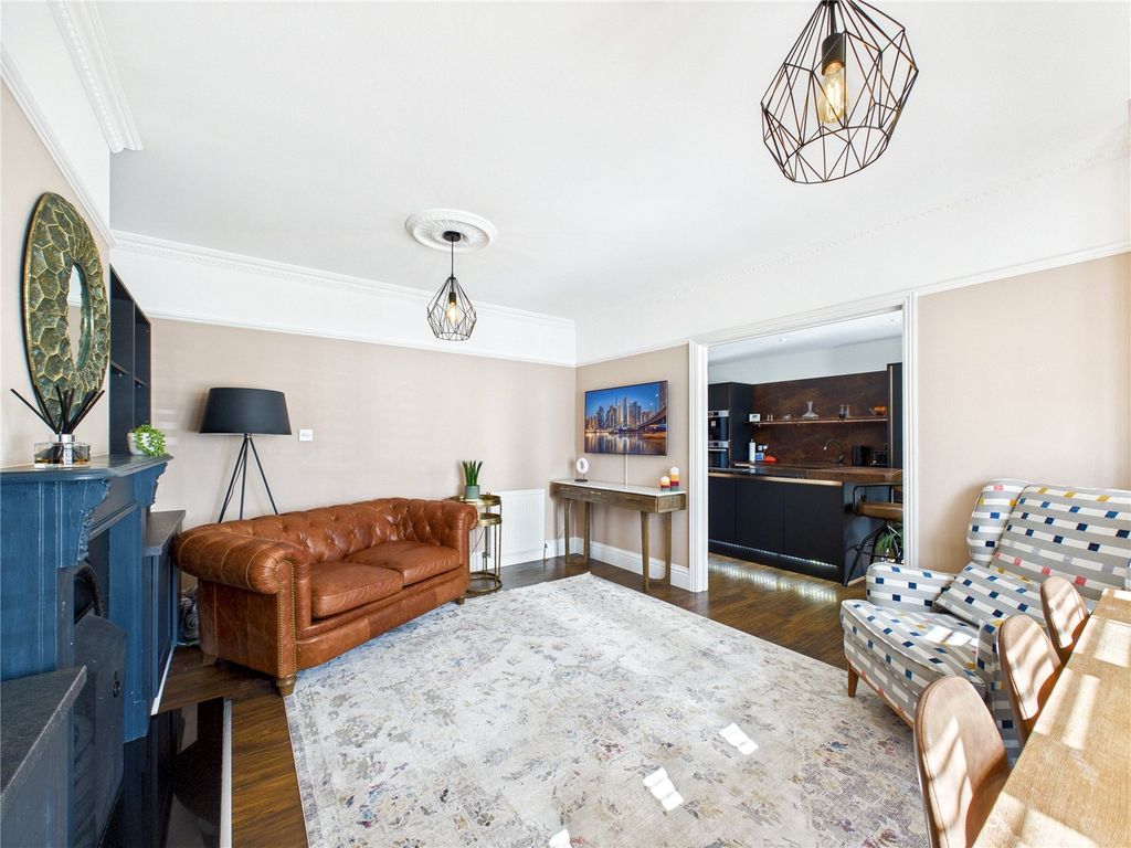 Property photo 2 of 21 Picture No. 24