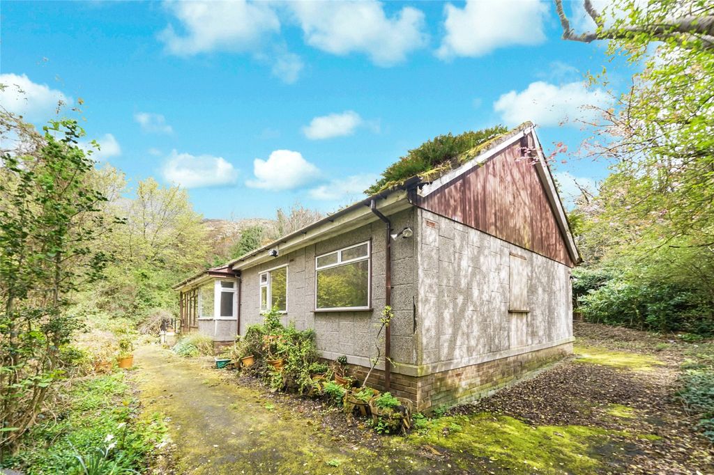 Property photo 3 of 21 External