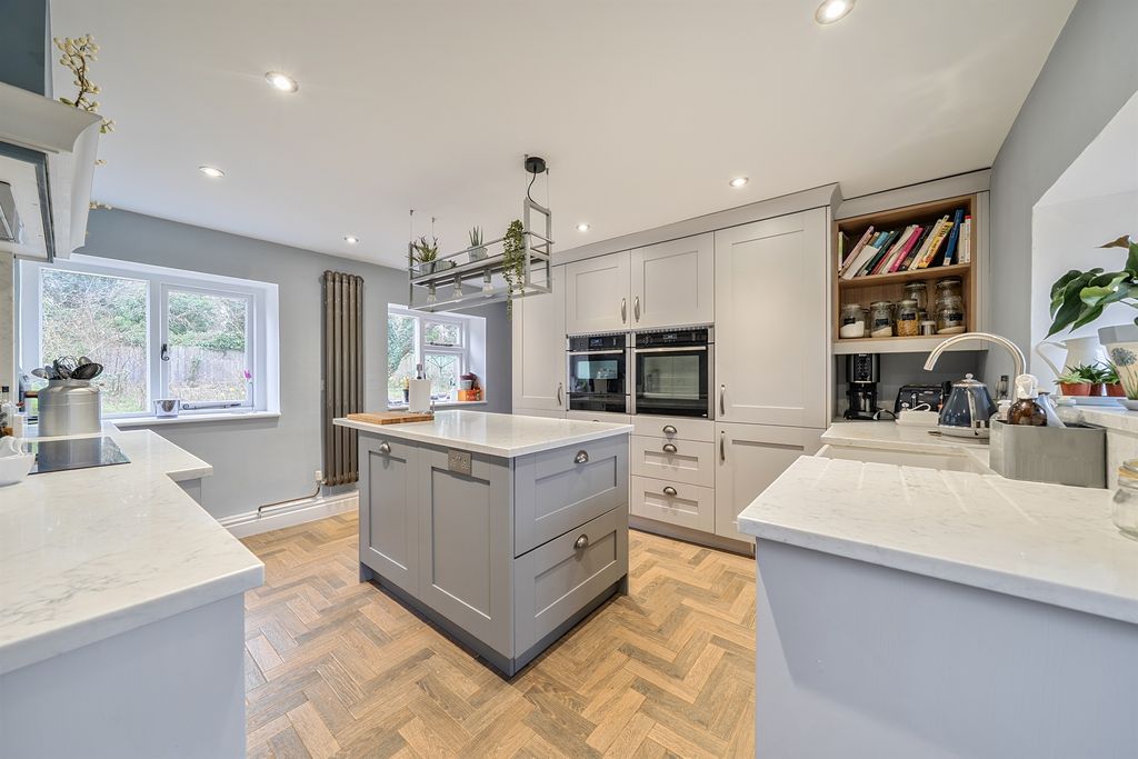 Property photo 2 of 23