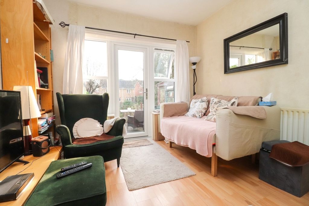 Property photo 2 of 9