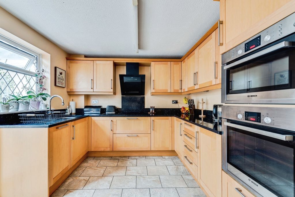 Property photo 2 of 26 Pbox-Img.Jpg