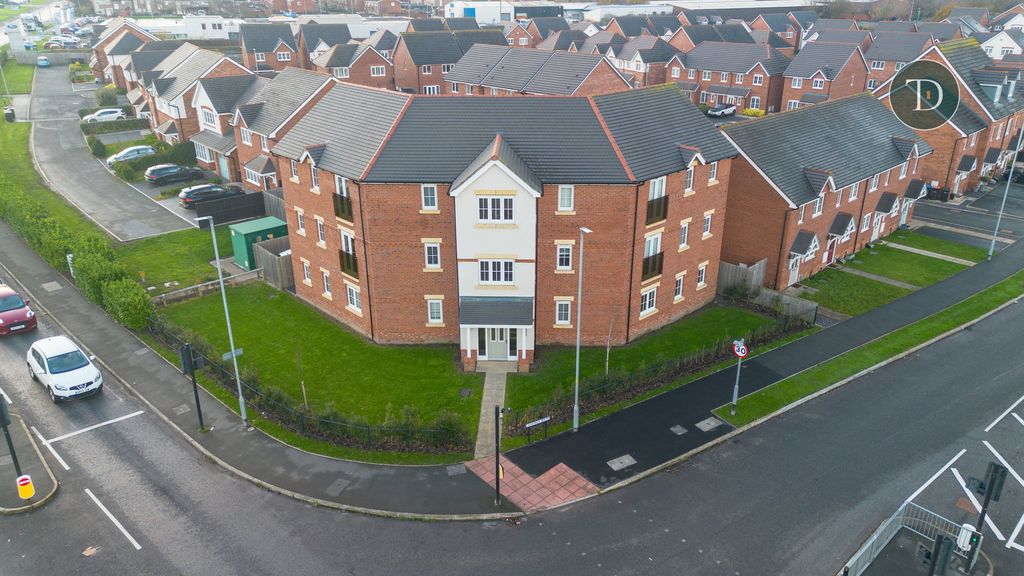 Property photo 1 of 17