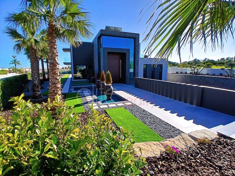 Property photo 2 of 34