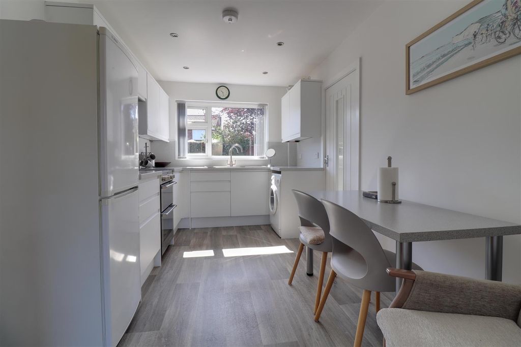 Property photo 2 of 14 Img_4816-Img_4818.Jpg