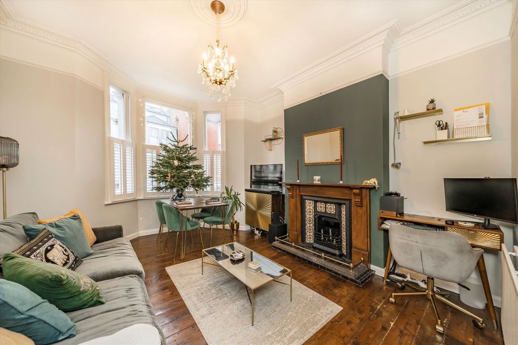 Property photo 2 of 8