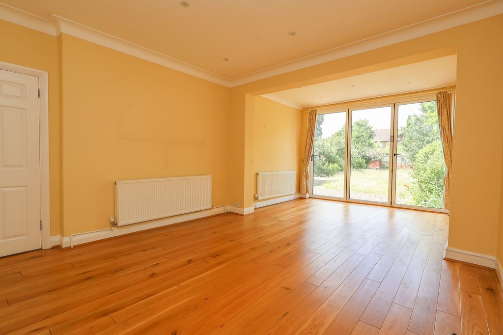 Property photo 2 of 20 7