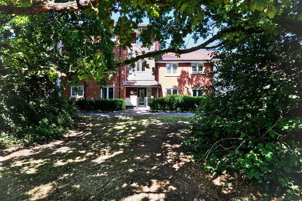 Property photo 2 of 8