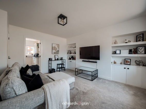 Property photo 3 of 17