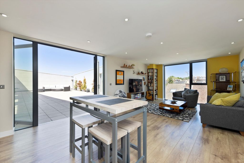 Property photo 1 of 15 Image