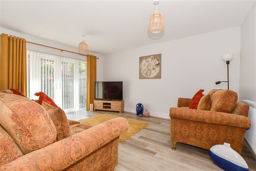 Property photo 3 of 14 Lounge