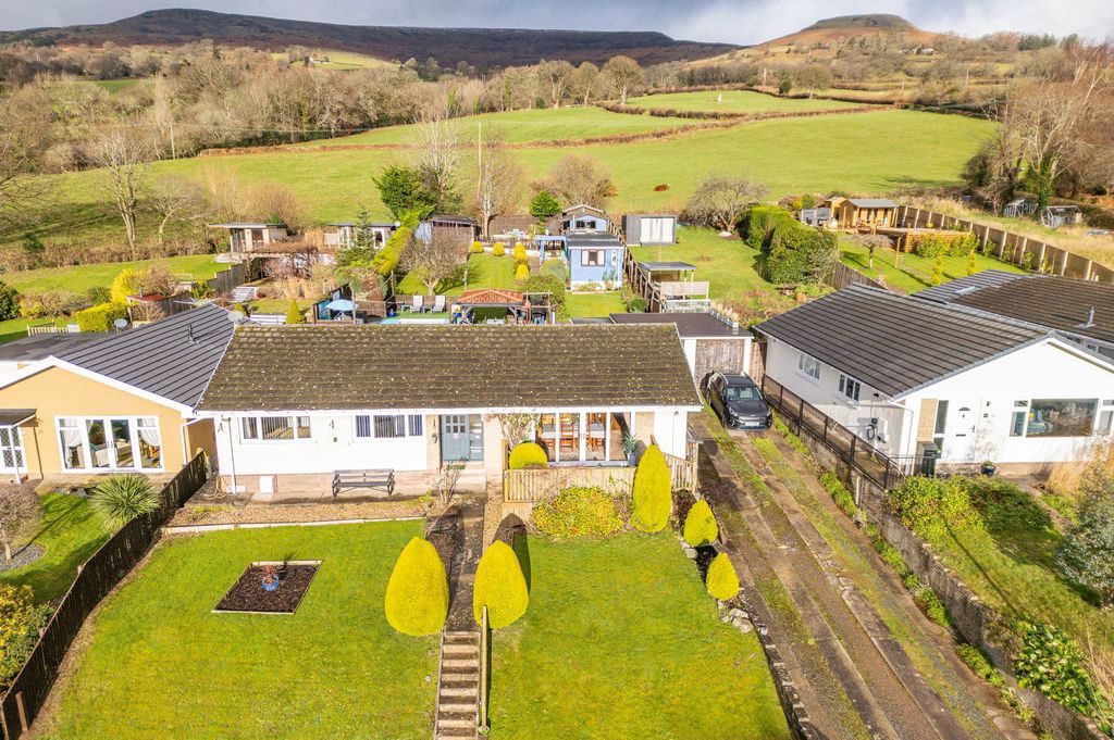 Property photo 1 of 60