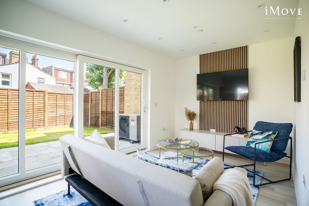 Property photo 3 of 24